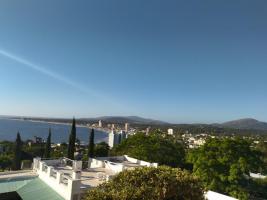 Casa en Piriapolis (Cerro San Antonio) "LUNA DE MARZO"